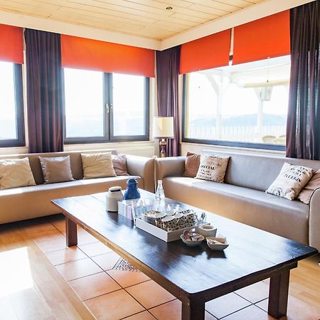 Beautiful Holidayhome With Sauna And Terrace Harscheid Екстериор снимка